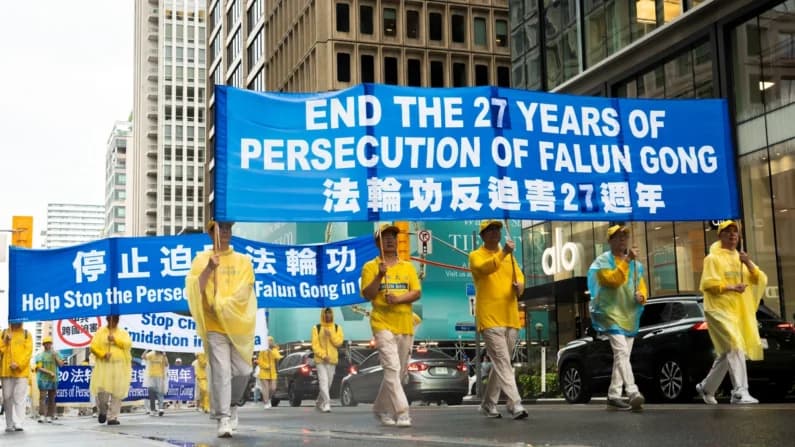 Simpatizantes y practicantes de Falun Gong piden fin a la persecución en China en el 27 aniversario