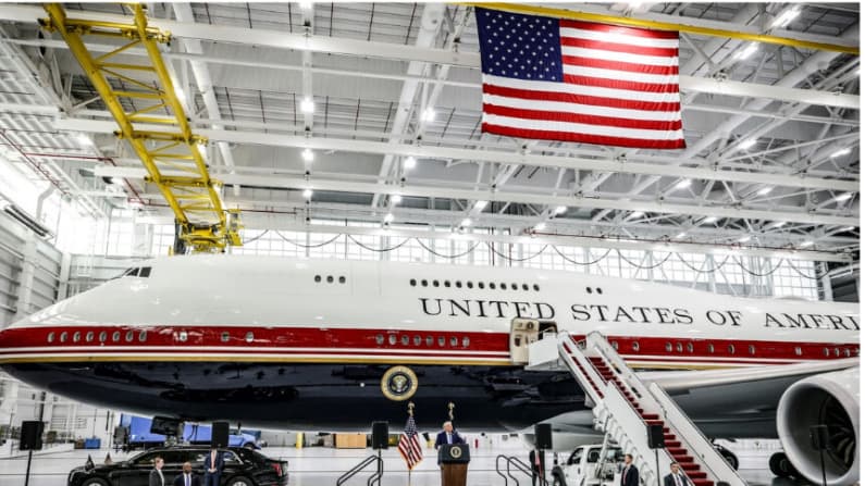 Trump dice que el Air Force One donado por Catar pronto recibirá más mejoras