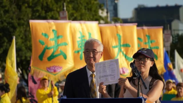 Vigilia con velas conmemora los 27 años de persecución de Falun Gong en China