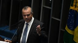 Denuncian campaña con perfiles falsos contra Flávio Bolsonaro