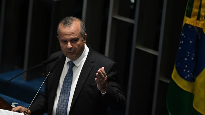 Denuncian campaña con perfiles falsos contra Flávio Bolsonaro