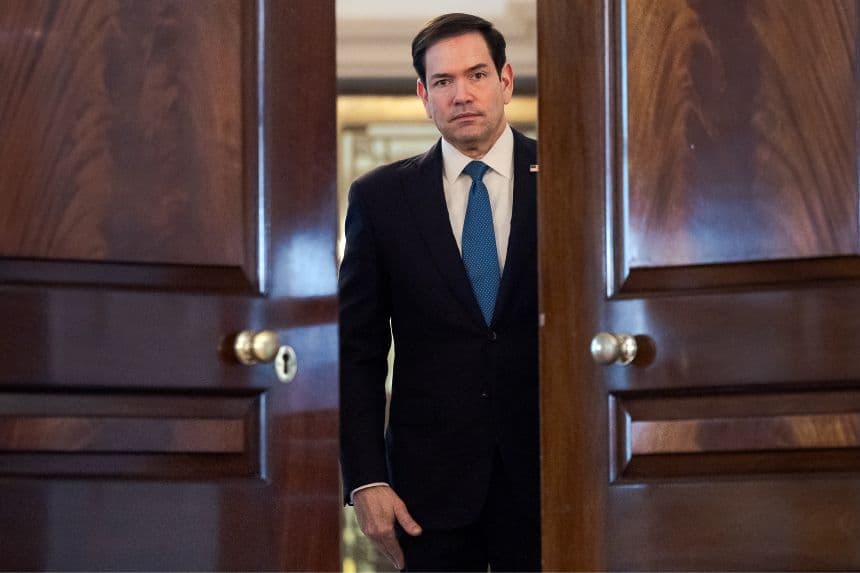 El secretario de Estado de EE. UU., Marco Rubio, antes de una reunión en el Departamento de Estado, el 6 de julio de 2026 en Washington, D. C. (Finn Gómez/Getty Images)