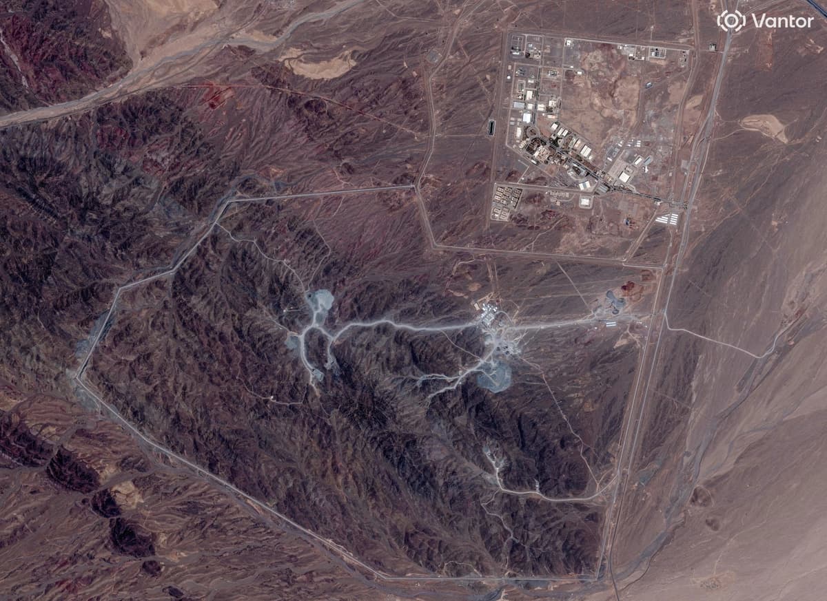 Trump: EE. UU. golpeará “muy fuertemente” el sitio nuclear iraní de Montaña del Pico