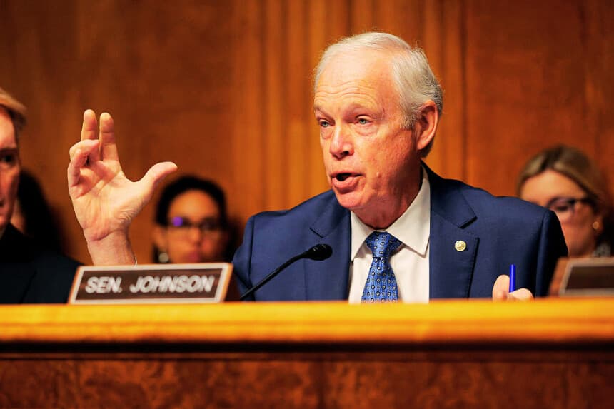 El senador estadounidense Ron Johnson (R-WI) el 12 de febrero de 2026 en Washington, D.C. (Chip Somodevilla/Getty Images)