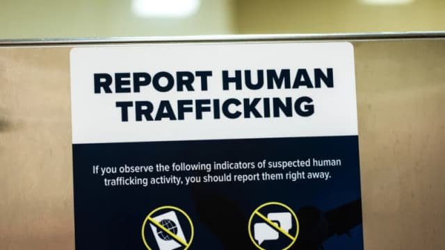 Rescatan a 54 víctimas de trata de personas en Atlanta