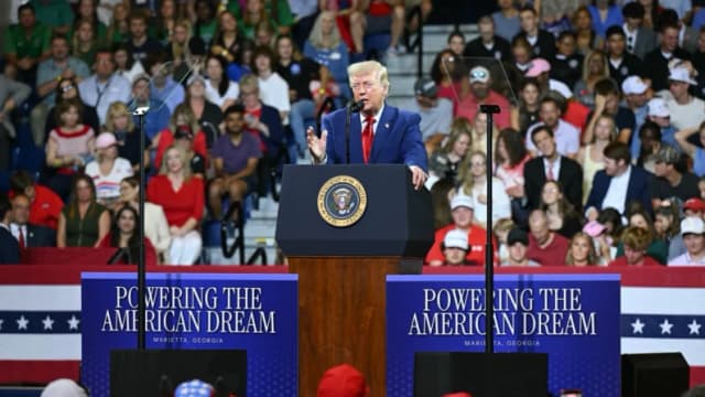 Trump denuncia el comunismo y promueve sus cuentas de inversión para niños durante discurso en Georgia