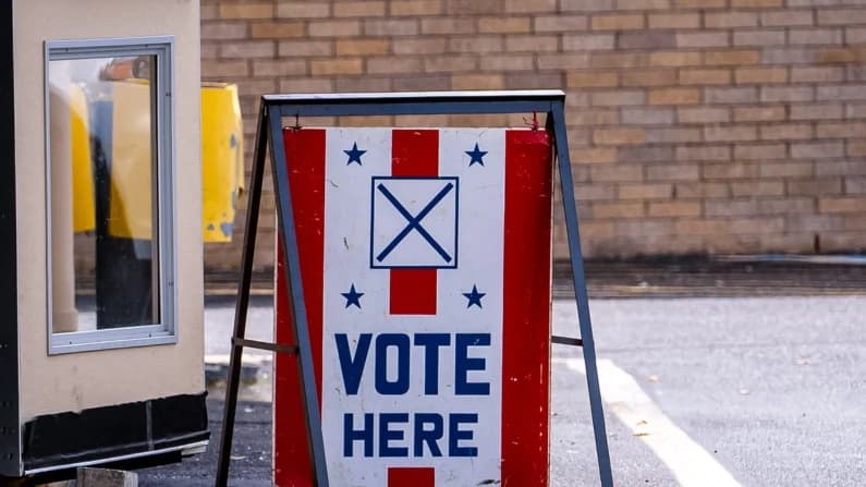 DOJ insta a Nueva Jersey a dar datos de no ciudadanos inscritos por error en padrón electoral