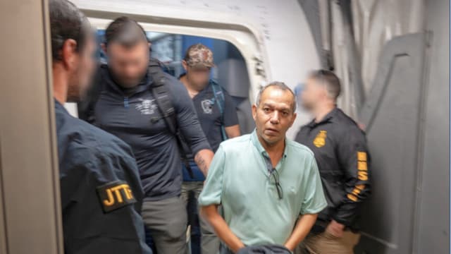 Autoridades arrestan a un fugitivo implicado en un presunto fraude a Medicare por USD 547 millones
