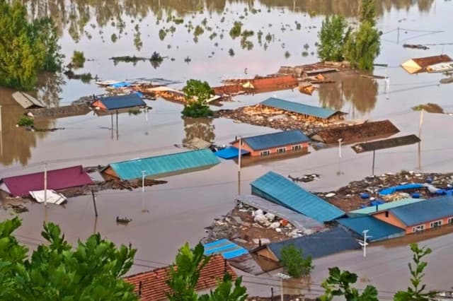 Daños causados por las inundaciones en el municipio de Shaheyan, Dunhua, provincia de Jilin, en el noreste de China, el 15 de julio de 2026. (Cortesía de un residente).