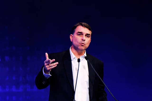 El senador brasileño y aspirante a la presidencia Flavio Bolsonaro en Brasilia, el 22 de junio de 2026. (Sergio Lima / AFP vía Getty Images)
