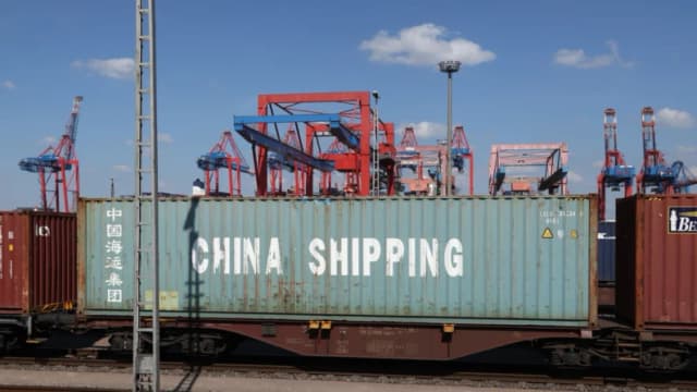 China frena exportaciones a 14 firmas de la UE en represalia a sanciones de Rusia