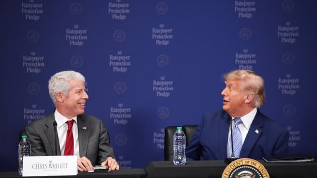 Trump dice que su secretario de Energía "está dirigiendo Venezuela"