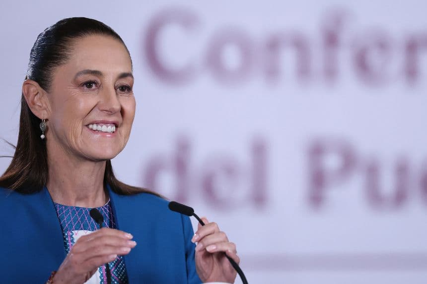 La presidenta de México, Claudia Sheinbaum, durante la rueda de prensa matutina el 15 de julio de 2026 en la Ciudad de México, México. (Manuel Velásquez/Getty Images)