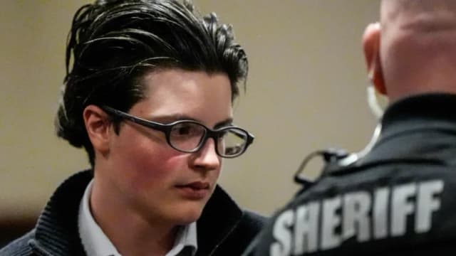 Adolescente se declara culpable de asesinar a 4 personas durante tiroteo en Georgia en 2024