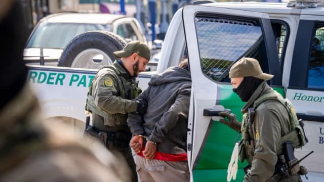 Multan con más de USD 84 mil millones a inmigrantes ilegales que se niegan a salir de EE. UU.