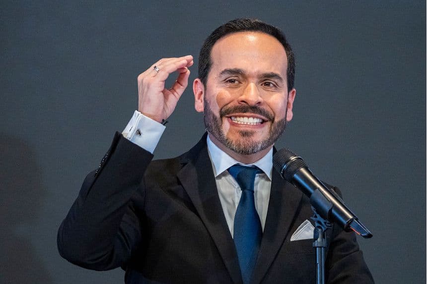 Presidente electo de Colombia anuncia cierre de 14 embajadas, incluyendo Cuba y Nicaragua