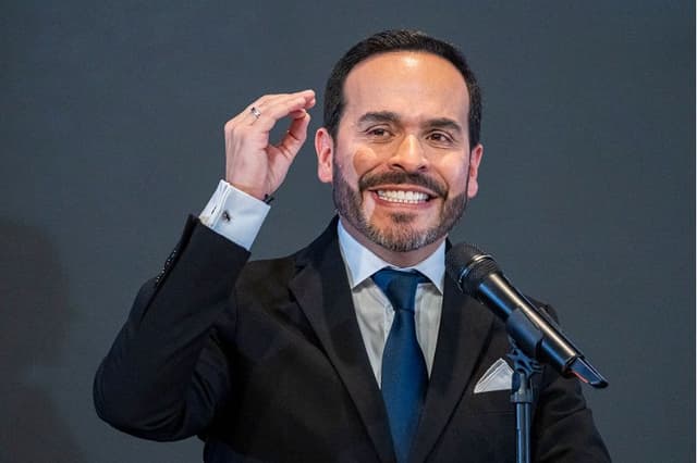 El presidente electo de Colombia, Abelardo de la Espriella, pronuncia un discurso durante un evento para certificarlo como nuevo presidente de Colombia en Corferias Bogotá, el 25 de junio de 2026, en Bogotá, Colombia. (Diego Cuevas/Getty Images)