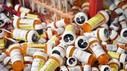 Retiran miles de frascos de medicamentos para la presión arterial y el corazón del mercado en todo el país