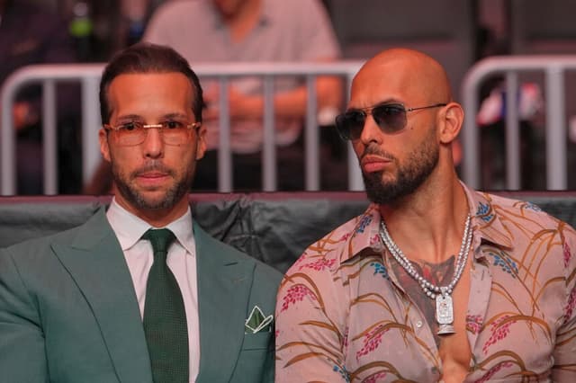 Andrew Tate (derecha) y su hermano Tristan Tate llegan a un evento en Miami el 11 de abril de 2026. (Julia Demaree Nikhinson/AP Photo).