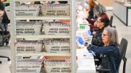 Corte federal de apelaciones rechaza bloquear las restricciones de Trump al voto por correo