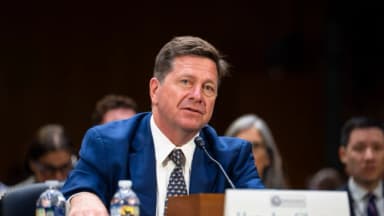 Senado confirma a Jay Clayton como director de Inteligencia Nacional