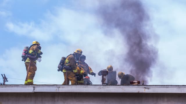 Incendio revela tragedia familiar: padre mata a su esposa y seis hijos antes de suicidarse