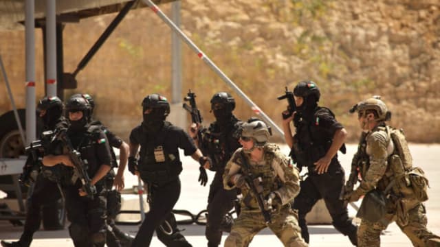 Jordania intercepta misiles iraníes mientras se intensifican combates regionales