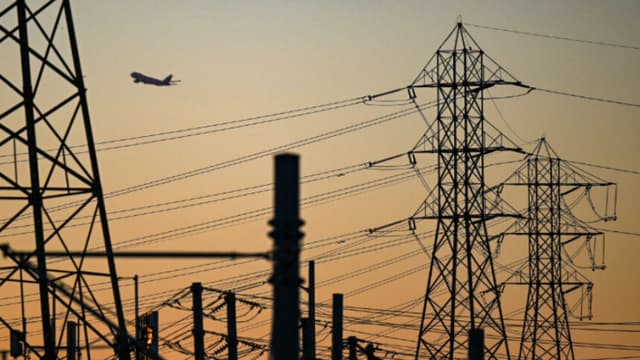 Departamento de Energía emite orden de emergencia para proteger red eléctrica en 17 estados de EE. UU.