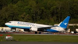 La FAA propone inspecciones para cientos de aviones Boeing 737 Max debido a instalación de asientos