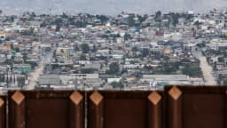 Mujer de Texas se declara culpable de contrabandear niños por la frontera