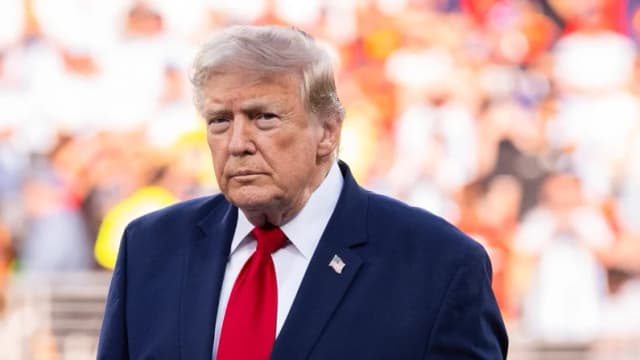 Trump solicitará a la Corte Suprema reabrir caso contra Hillary Clinton