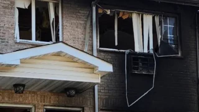 Hombre mata a tiros a su madre y hermana, luego prende fuego al edificio donde vivían