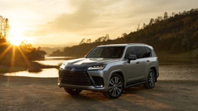 Lexus LX700h, una bestia robusta y ahora más ecológica