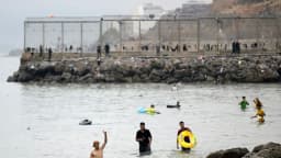 Presidente del gobierno español, Sánchez, visita Ceuta en medio de oleada de inmigración ilegal que deja 19 muertos