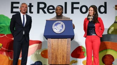 RFK Jr. presenta nuevo programa de cocina para ayudar a los estadounidenses a "comer comida de verdad"