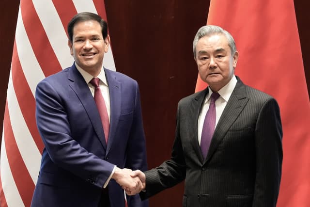 ¿Por qué el máximo diplomático chino evitó el tema de la injerencia electoral con Rubio?