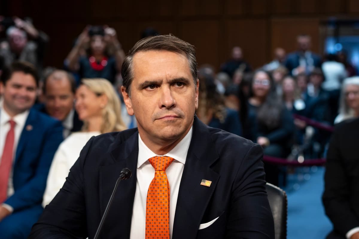 Todd Blanche, el fiscal general interino nominado para dirigir el Departamento de Justicia, llega para testificar en su audiencia de confirmación en el Capitolio, en Washington, el 15 de julio de 2026. (Madalina Kilroy/The Epoch Times)