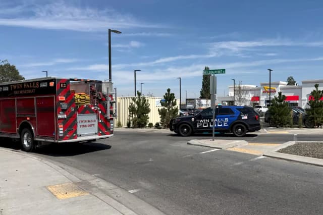 Escena del tiroteo que comenzó en un restaurante In-N-Out Burger en Twin Falls, Idaho, el 1 de agosto de 2026. (KMVT vía AP)