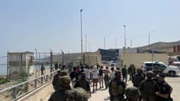 Inmigrantes ilegales siguen dispersos en Ceuta días después de la histórica irrupción a la frontera en España