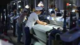 Actividad empresarial de China se contrae por falta de pedidos, el empleo y demanda de consumidores