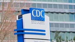 Los CDC reportan 12 casos de E. coli y 4 hospitalizaciones por bayas retiradas del mercado