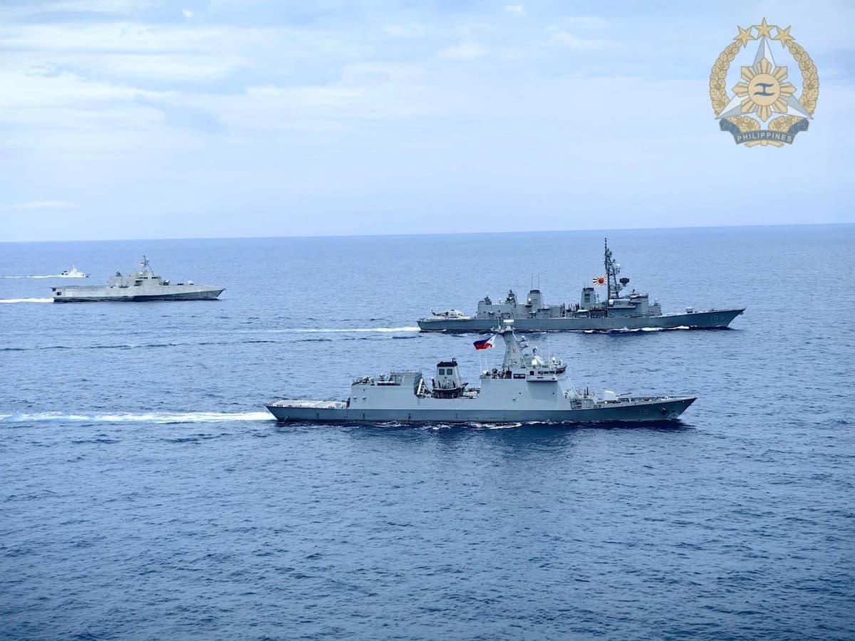 Las fuerzas de Estados Unidos, Japón y Filipinas llevan a cabo un ejercicio marítimo en el Mar de China del Sur del 21 al 25 de julio de 2026. (Sargento primero Manzano, cabo Mancawan/Fuerzas Armadas de Filipinas)