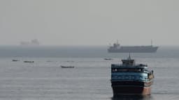 Cierre del estrecho de Ormuz por Irán podría llevar a países costeros obtener mayor control