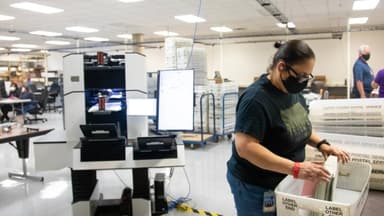 Revelan extracción ilegal de 633,000 archivos de votantes antes de elecciones de 2020 en Arizona