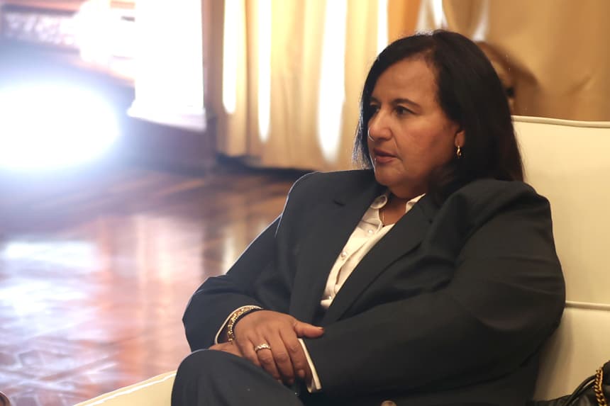 Fotografía de archivo que muestra a la exdiputada Dinorah Figuera durante una reunión en Caracas, Venezuela. (EFE/Ronald Peña R)