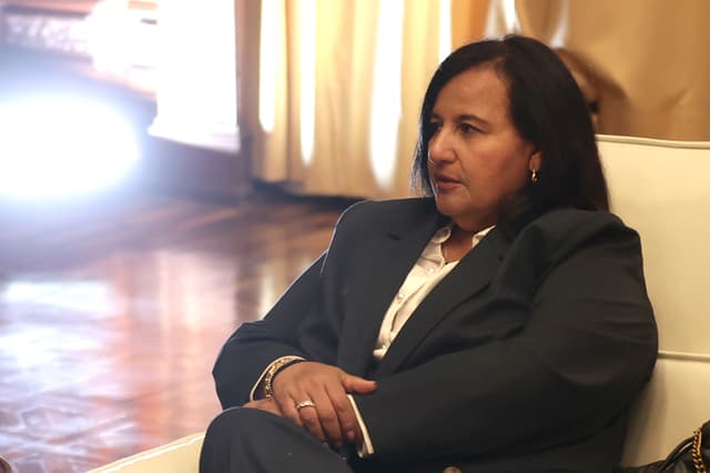 Cabello recibe a opositores que viajaron a Venezuela para dialogar con el chavismo