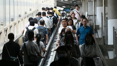 Nuevas reglas de salida de China buscan frenar la fuga de tecnología y la disidencia: analistas