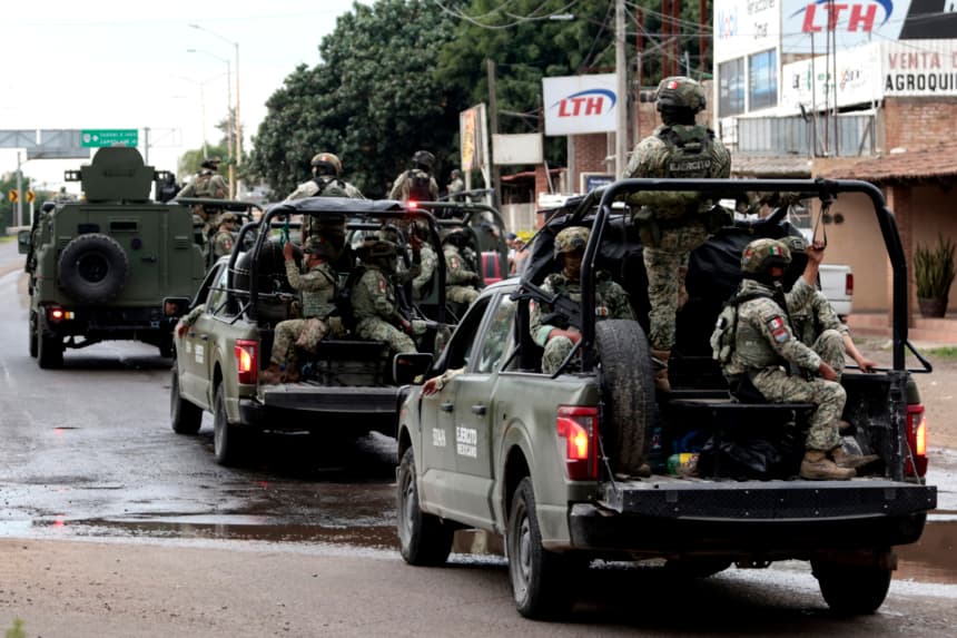 Imagen ilustrativa de elementos de las fuerzas armadas de México en labores de patrullaje. (ULISES RUIZ / AFP vía Getty Images)