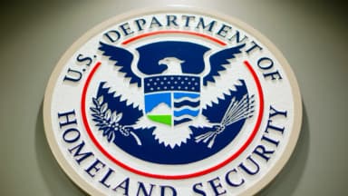Mujer canadiense culpable de agredir a una adolescente pro Trump será deportada, reporta DHS