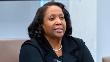 Trump intenta nuevamente destituir a Lisa Cook de la Fed tras fallo adverso de la Corte Suprema
